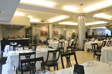 هتل Plaza Real Suites