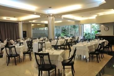 هتل Plaza Real Suites