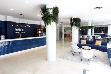 هتل Travelodge Madrid Coslada Airport