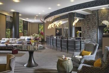 Hotel Tullamore Court