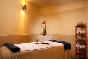 Ona Marinas De Nerja Spa Resort