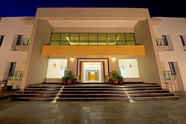 هتل President Banquet & Lawns