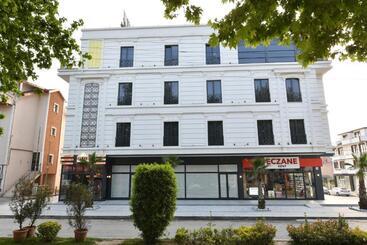 هتل D Lux Bouti̇que