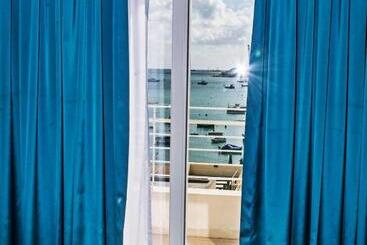 تختخواب و صبحانه Fisherman S Cove Guesthouse