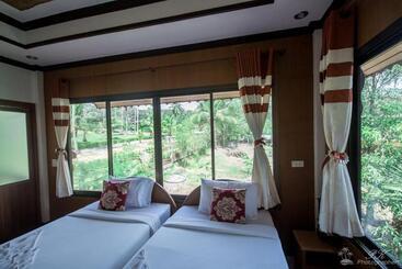 Suanya Kohkood Resort And Spa