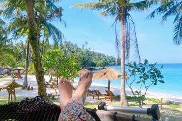 Suanya Kohkood Resort And Spa