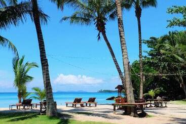 Suanya Kohkood Resort And Spa