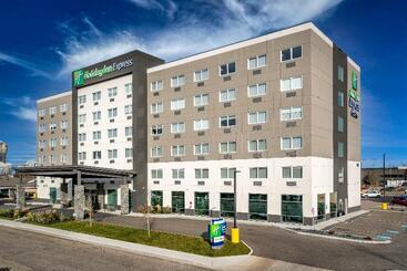 هتل Holiday Inn Express & Suites Brandon, An Ihg