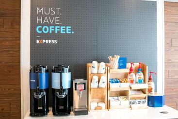 هتل Holiday Inn Express & Suites   Brandon, An Ihg