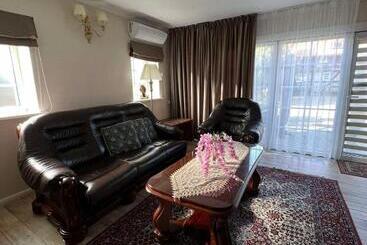 پانسیون Harmony Park Nida House