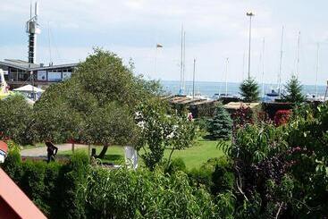 پانسیون Harmony Park Nida House