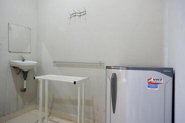 هتل Reddoorz Near Mutiara Sis Al Jufrie Airport Palu
