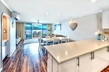 Lagoon Beachfront Lodge 201 On Hamilton Island By Hamorent