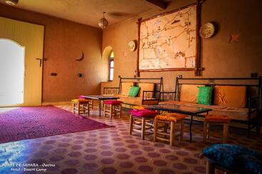 پانسیون Porte De Sahara Ouzina
