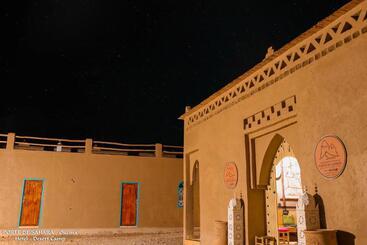 پانسیون Porte De Sahara Ouzina