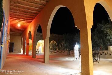 پانسیون Porte De Sahara Ouzina
