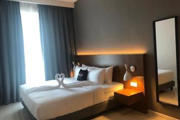 Отель Alia Premier Medini By Subhome