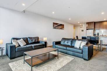 Mj Shortstay Southbank Grande Apartments