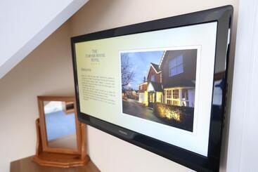 Corner House Hotel Gatwick With Bookable Holiday Parking