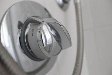 Corner House Hotel Gatwick With Bookable Holiday Parking