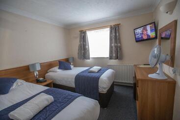 Corner House Hotel Gatwick With Bookable Holiday Parking