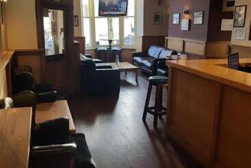 Harry S Hotel & Restaurant