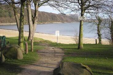 Aberdour Hotel, Stables Rooms & Beer Garden