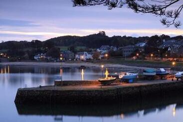 Aberdour Hotel, Stables Rooms & Beer Garden