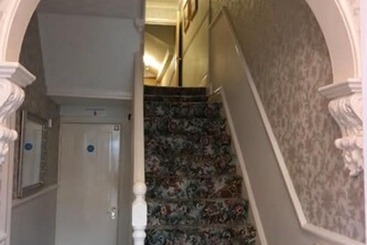 هتل Acorn Guest House