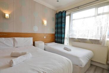 هتل Anchor Guest House