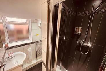 هتل Anchor Guest House