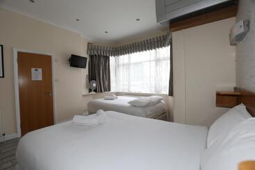 هتل Anchor Guest House