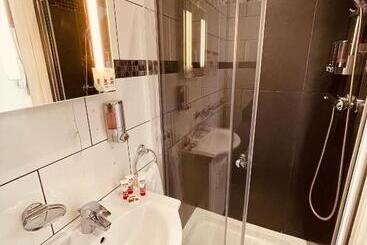 هتل Anchor Guest House
