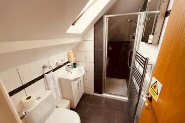 هتل Anchor Guest House