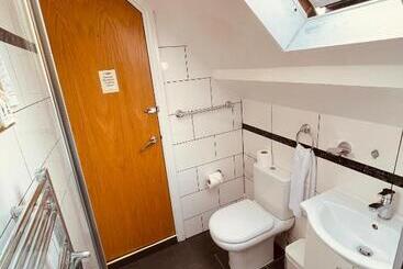 هتل Anchor Guest House