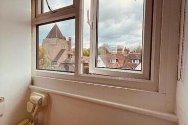 هتل Anchor Guest House