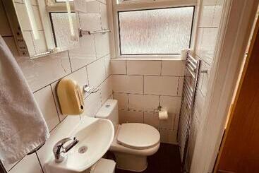 هتل Anchor Guest House