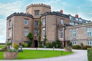 هتل Leasowe Castle