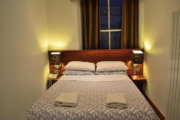 هتل Leisure Inn