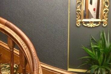 هتل Leven House Bed And Breakfast