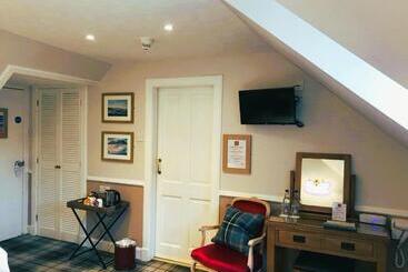 هتل Meadhon Guest House