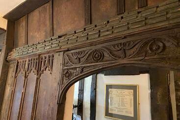 هتل The Bull Inn