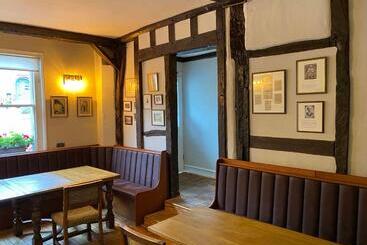 هتل The Bull Inn