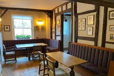 هتل The Bull Inn