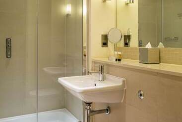هتل The Resident Kensington