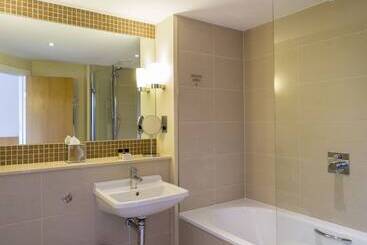 هتل The Resident Kensington
