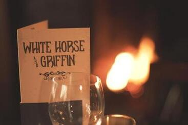 هتل White Horse & Griffin