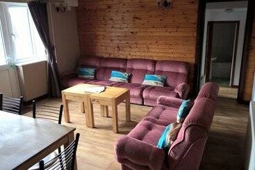 هتل Wringford Cottages
