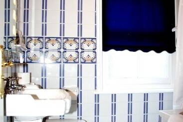 Ilfracombe House Hotel   Near Cliffs Pavilion