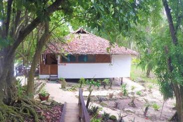 هتل Fatboys Resort